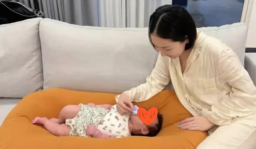 【郝劭文家二胎妹妹太会长了！林宁瑞晒照萌翻全网】6月14日郝劭文老婆林宁瑞晒出二