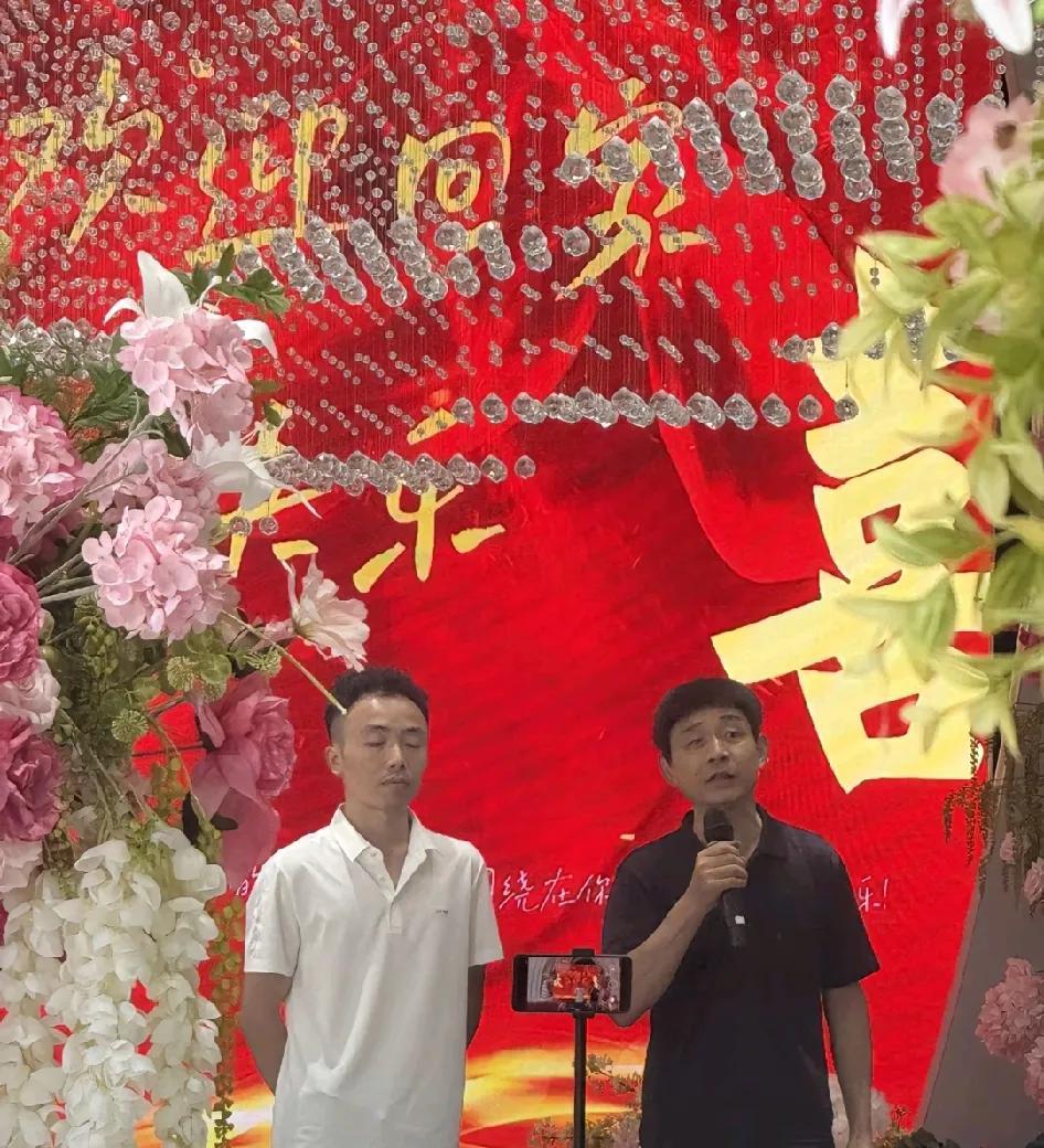 [胡瓜]女子突然接到警方电话，告知她怀疑其丈夫是29年前被拐儿童，听到这女子懵了
