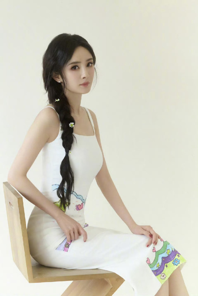 杨幂畅想12年后52岁的退休生活，是每天清晨9点出现在北京朝阳公园