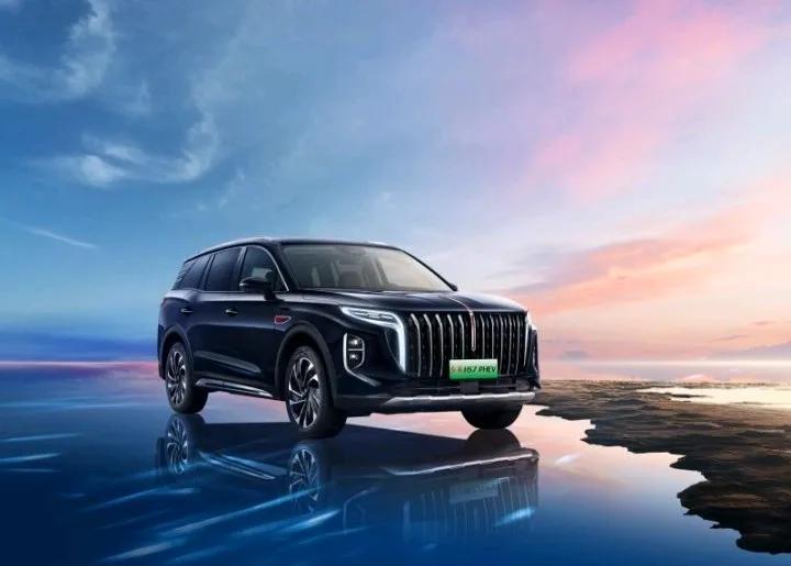 近日，超级混动智慧旗舰 SUV ，国产红旗HS7 PHEV两驱旗享版正式上市！作