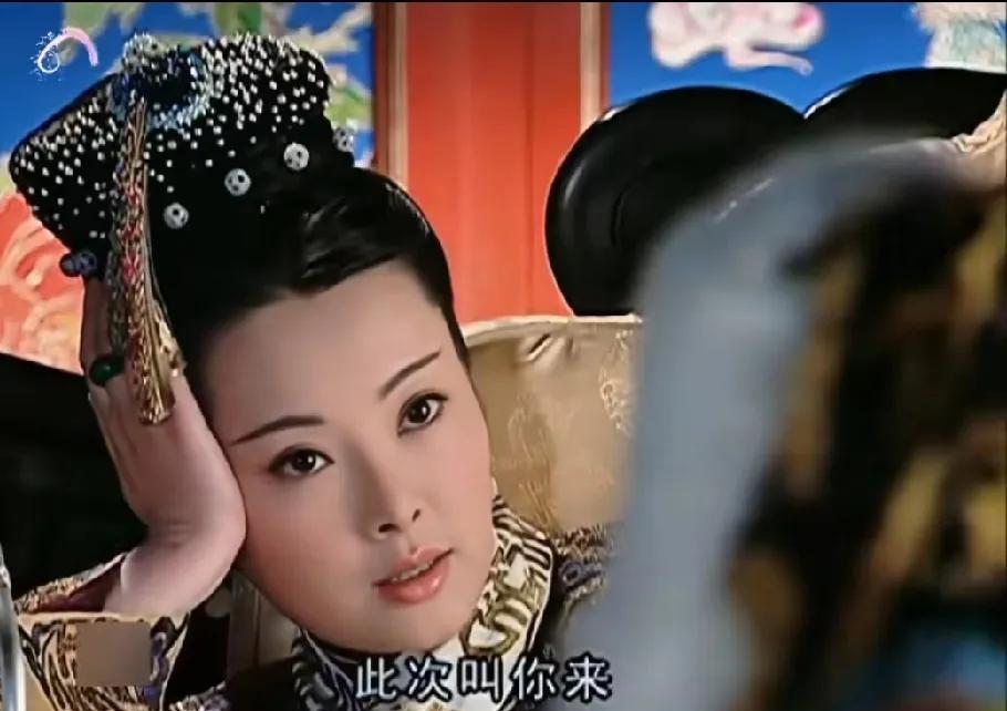 前几天刷到袁立和冯绍峰在我手机里眉来眼去、极尽暧昧之能事。关键是两人都年轻，都好