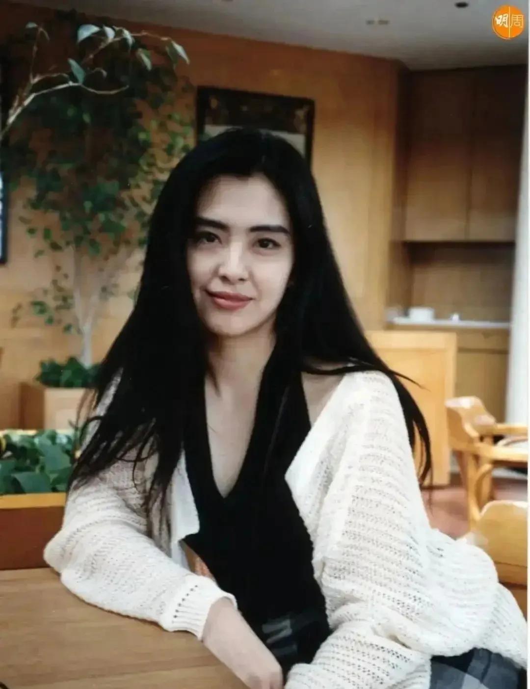 王祖贤真是难得一见的大美人啊，很有特色的脸。#王祖贤#