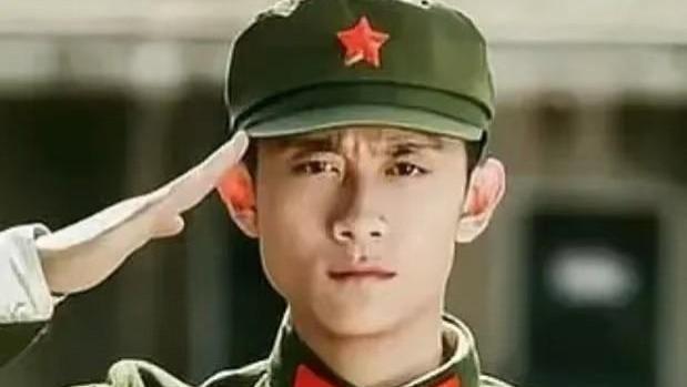 我1974年去北京接兵，请战友下饭店花了24元，没想到还接回个师长