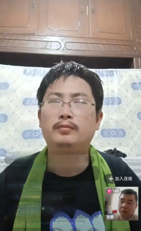 关于周百万老婆跑路的事今天基本确定是真的了，周在直播中已经证实老婆瑞霞卷款走人不