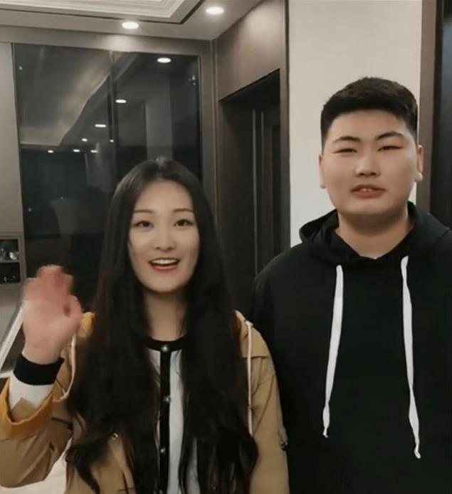“大衣哥”朱之文儿子朱单伟与前儿媳陈亚男的故事，真是让人感慨万千！两人婚姻的失败