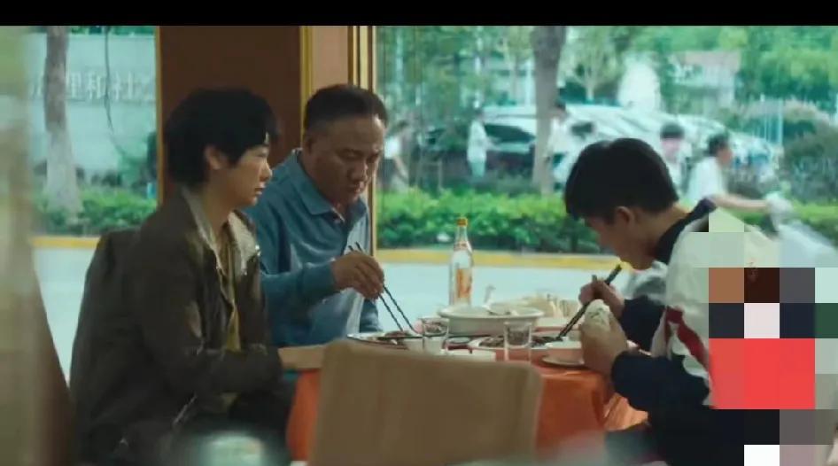 《北上》。梁海泓答应付给海哥10万块钱，也是吃秤砣铁了心。如果海哥敢再整幺蛾子，