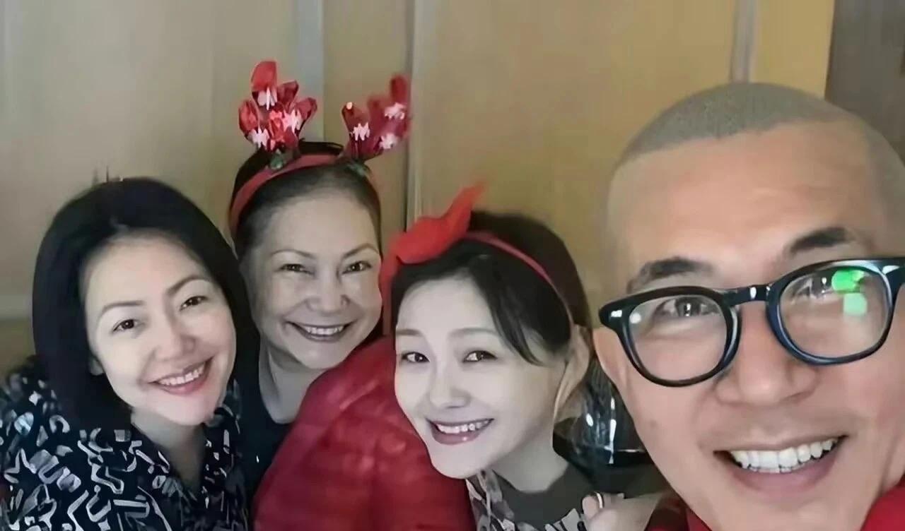 大s离世，s家人撕下了她最后一点体面？
大s在世时找汪小菲要钱，都有由头。
比如