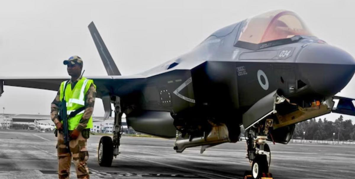 【英国航母远赴印太生事，结果F-35出包，印度想趁机窥探机密】
英国航母搭载的一