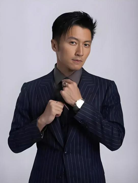 谢霆锋的个人财富一览：

1，特效制作公司收入：2003年谢霆锋在香港创办了特效