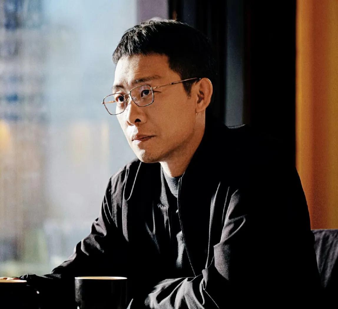 张译演我打工现状，这监控可以拆了
张译在《以法之名》里演的洪亮，那真叫一个绝！