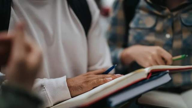 教师跨学段流转，一年级教室只剩四五个学生