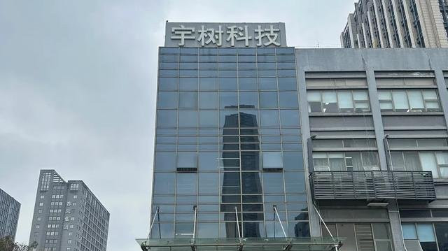 王兴兴英语考300次及格3次，有人说他是偏才，俞敏洪：不，是天才