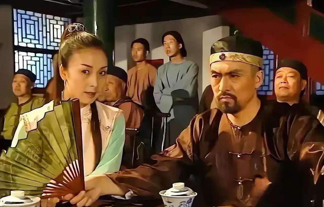 谁能找出穿帮镜头？