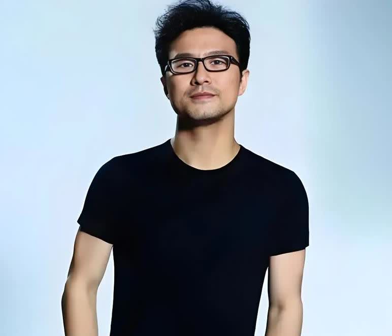 尽管汪峰不停的换女人
看起来很渣！
​但是他身上也有一个优点不得不说
虽然