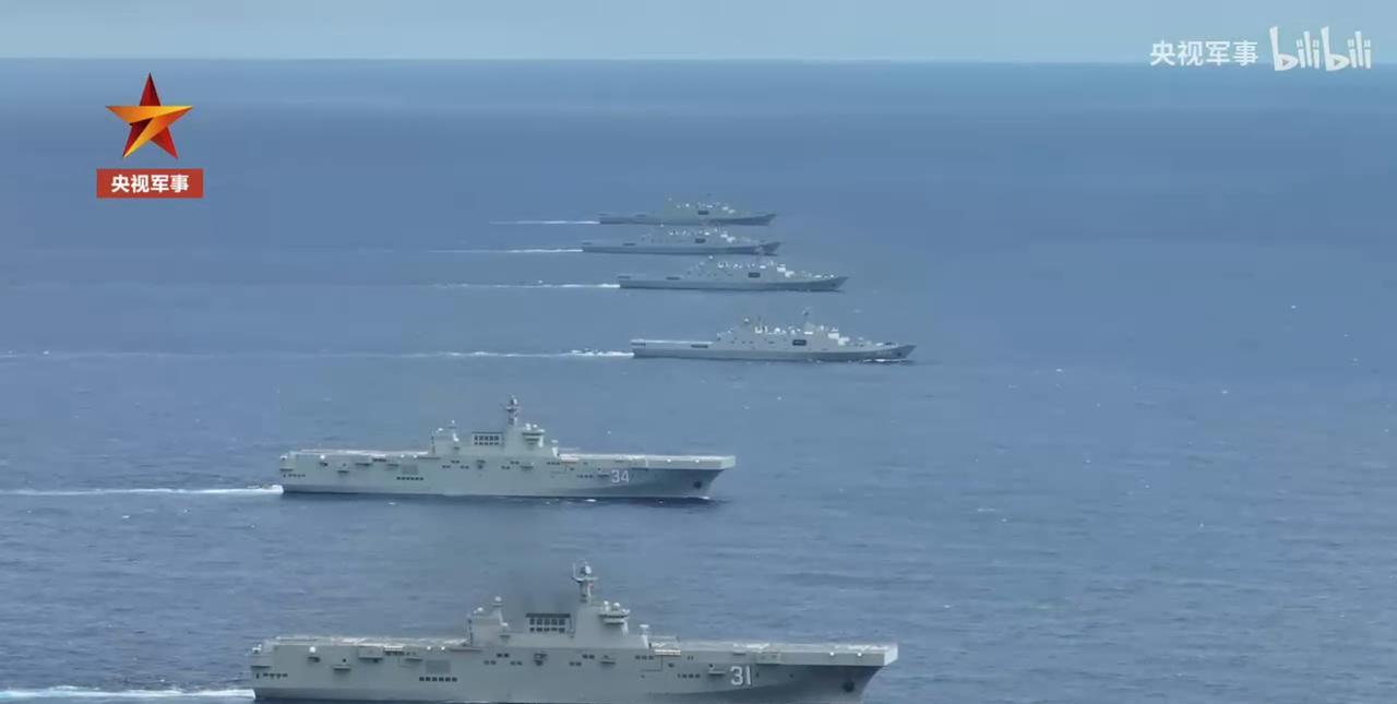 湖北的烟民“骂骂咧咧”地走开了，只因喜提了一艘两栖攻击舰，这下航母命名又少了一个