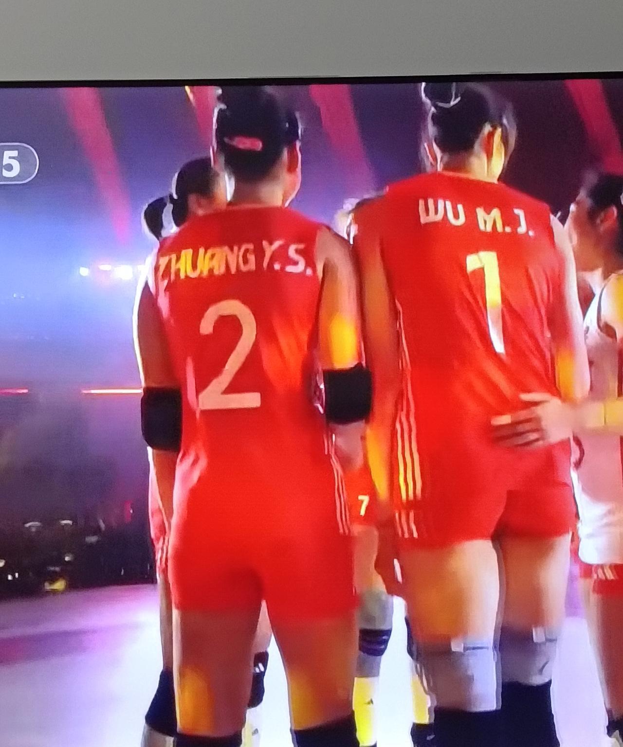 法国3:1，中国女排成为第一支被淘汰的小组第一的队伍。
中法大战，如火如荼。
首