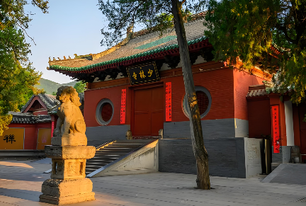 少林寺的新住持从白马寺过来 ，这说明两个事，一个是白马寺住持，说明此事已达最高层