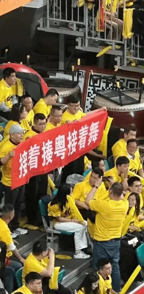 周鹏已经含蓄的提醒了山西队，去到广东主场要做好最坏的准备，若非钢筋铁骨，想在广东