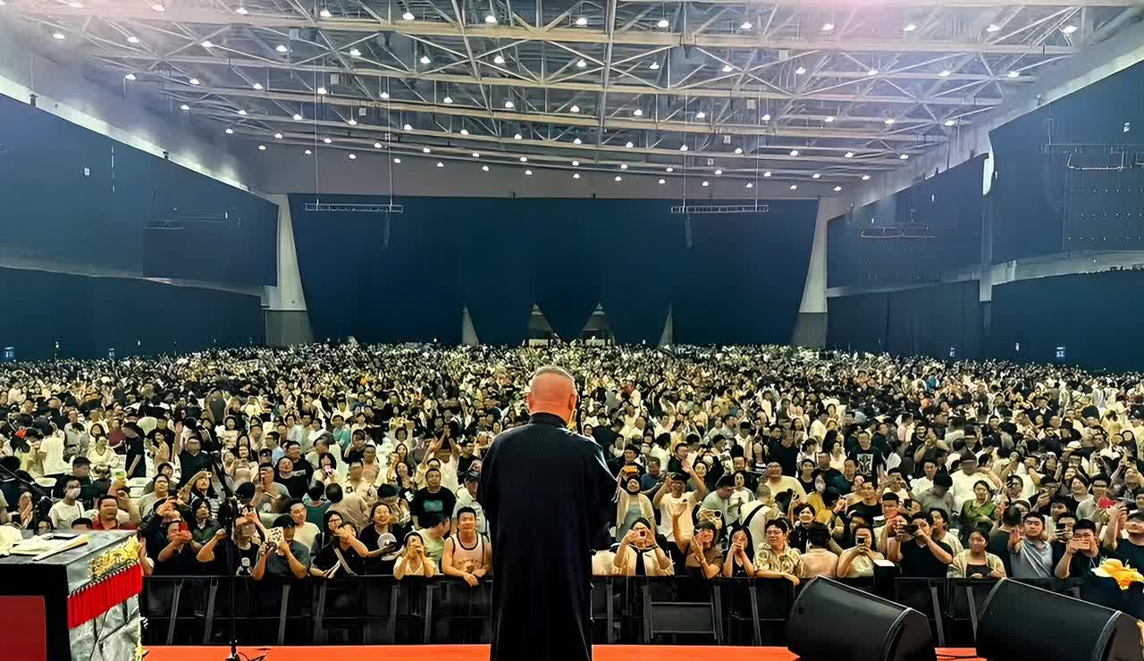 终于知道郭德纲为什么不回应杨议了，值得一读！

郭德纲说，当你的见识超过身边