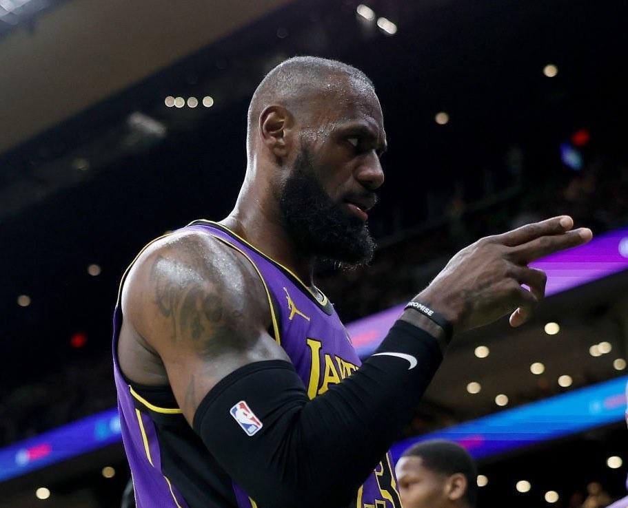 #詹姆斯今日出战公牛#  
#看NBA上咪咕#