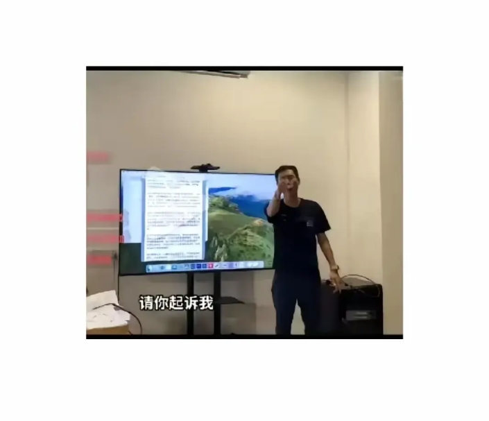 袁启聪：享界飞坡，请你起诉我袁启聪！
享界：已经起诉
袁启聪：我错了，因为极端情