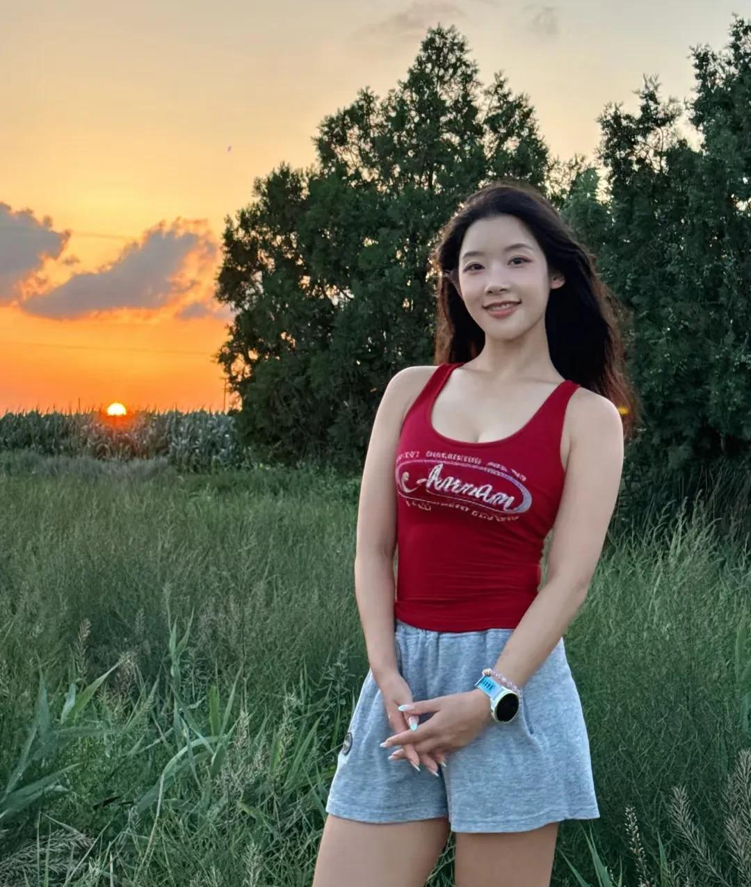 上联：生涯唯仗清风富
下联：？？？？
上联：生涯唯仗清风富
下联：世事但凭正气安