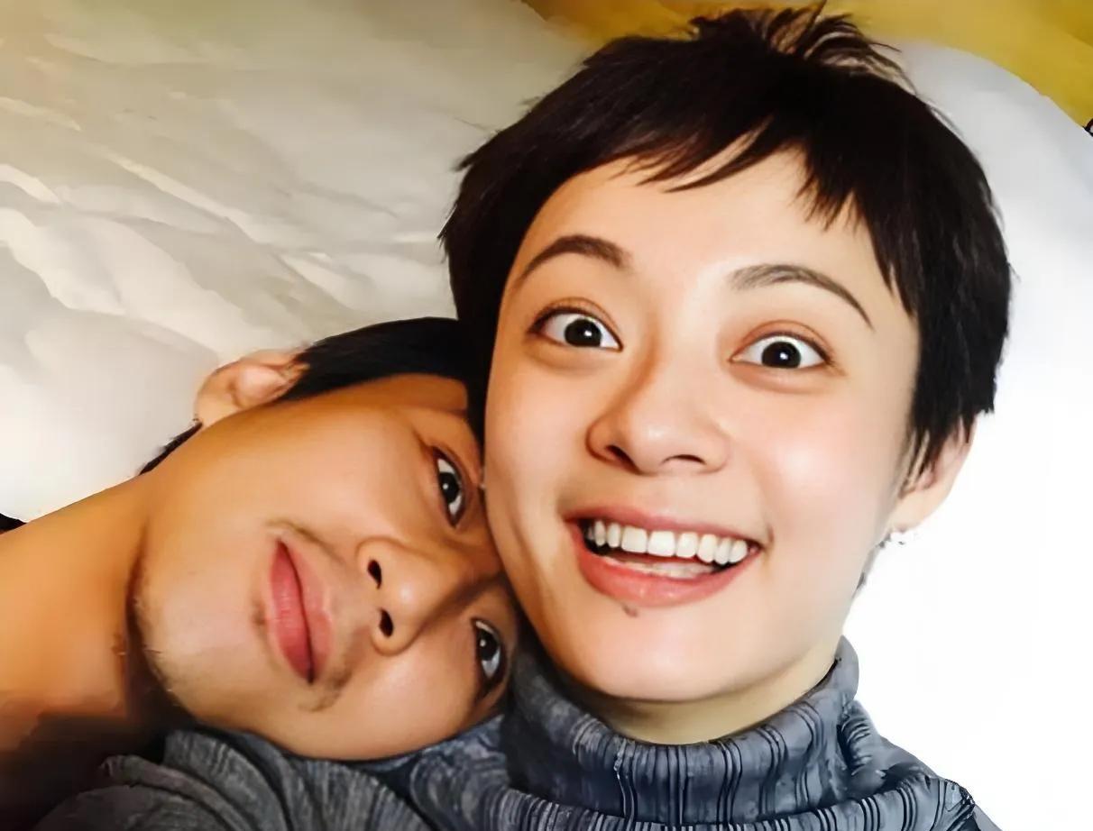 又一对神仙颜值幸福美满的明星伴侣来啦！真是羡煞旁人啊！宝子们，有羡慕到你们吗？#