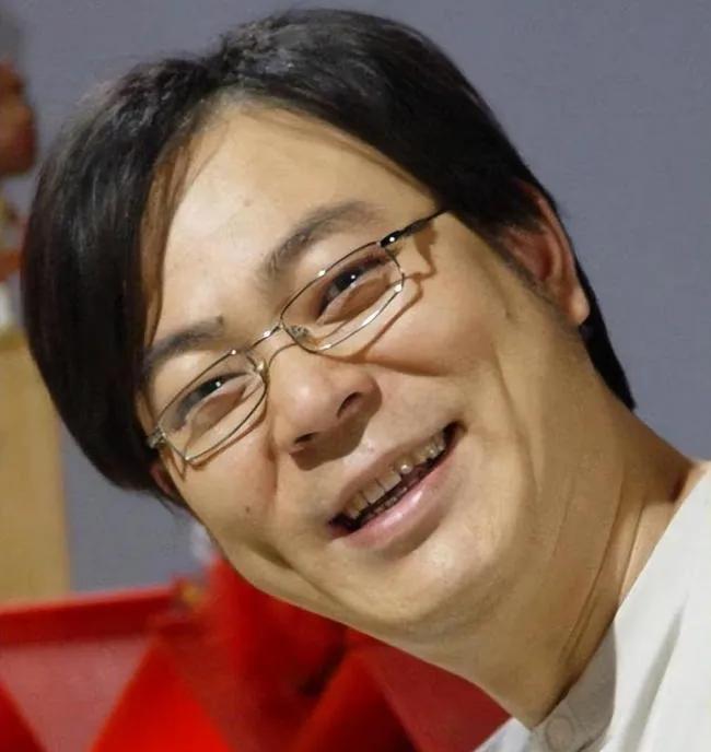 高亚麟及持股公司被执行310万，“国民老爸”怎么了？
企查查APP显示，高亚麟（