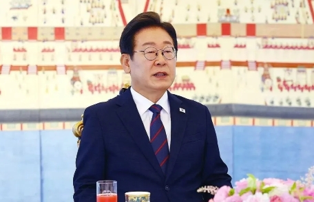李在明上台仅三个月，就迅速完成了对前任尹锡悦的清算布局。当前，尹锡悦不仅面临“内