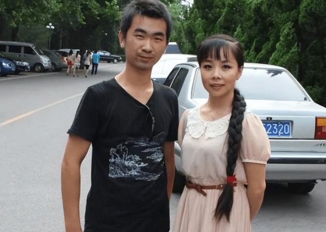 王二妮成名后，男友提分手，她说：“跟我去北京！”



1999年，十五岁的王二