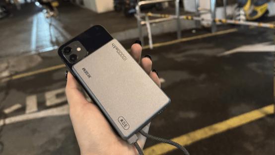 磁吸充电宝对手机电池有损害吗？别再用那种膏药式充电宝了！这5款无线充电宝更安全！