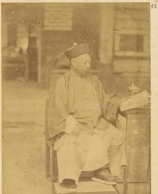 1885年，74岁的左宗棠病故，众大臣定谥号却犯了难，连拟4个，慈禧仍不满。焦灼