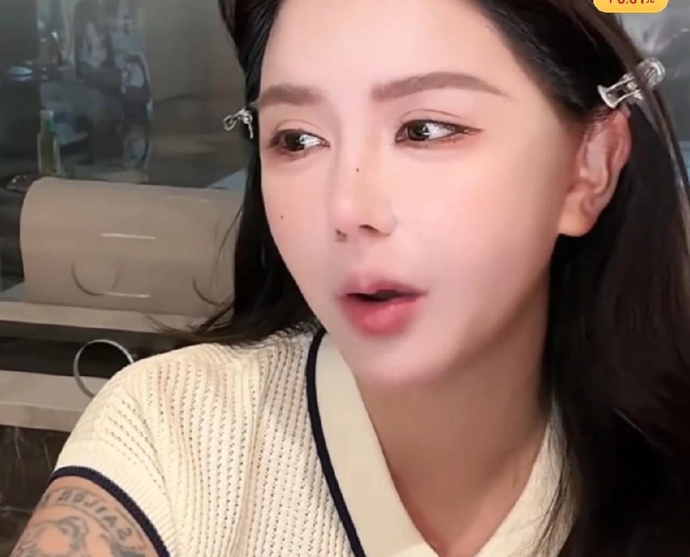 韩安冉自曝婚姻破裂原因！
        韩安冉自曝婚姻破裂原因：网上宋浩然粉丝