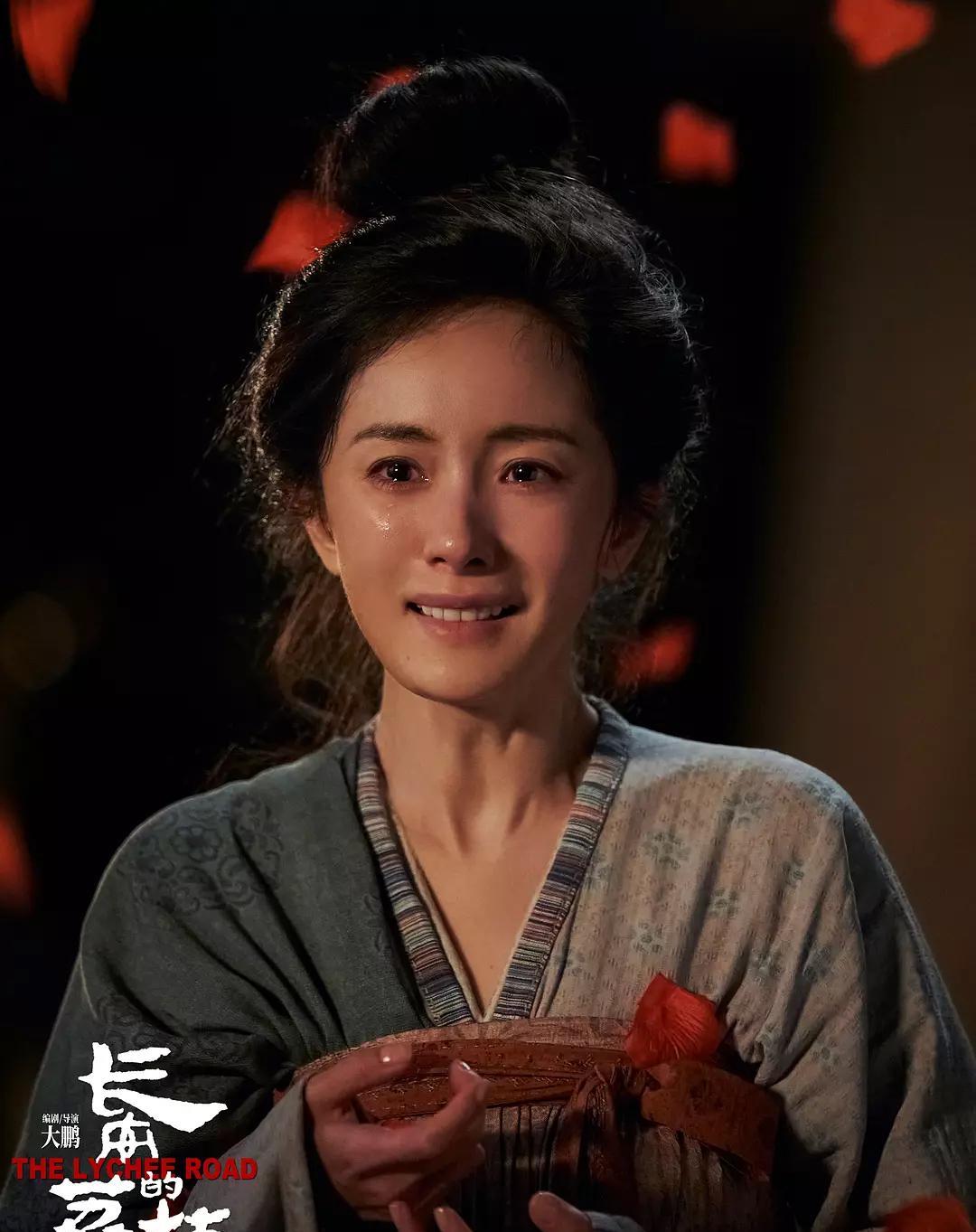杨幂终于要蜕变了？
杨幂在偶像剧圈的地位不必多说，但一直以来，因演技问题，她始终