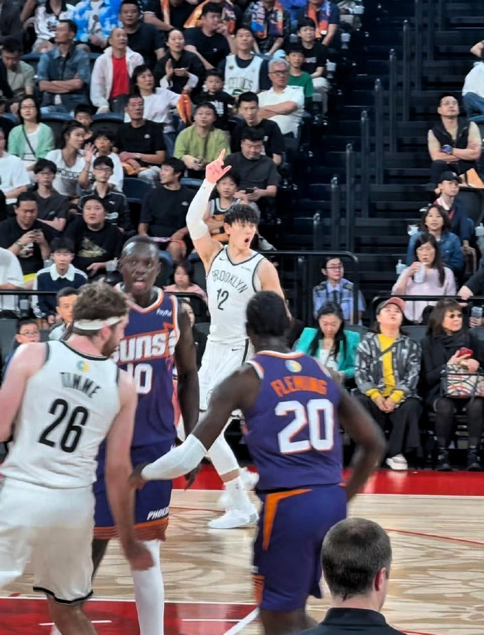 认清现实！曾凡博确实还没有实力打NBA，有限出场时间内没能让教练信服，一直蹲在底