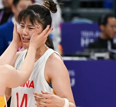 中国女篮球员李月汝是否出战亚洲杯仍然不能确定。据国内知名体育媒体透露，中国女篮依