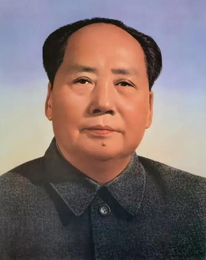 #毛泽东著名经典语录有哪些# 刷到伟人，就是好运，停留三秒，献上一朵鲜花，给这位