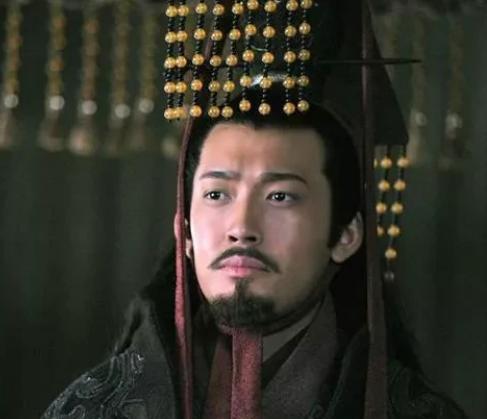 215年，张辽带领800士兵突袭孙权的大营，当时经过一番厮杀，张辽的人马被包围，
