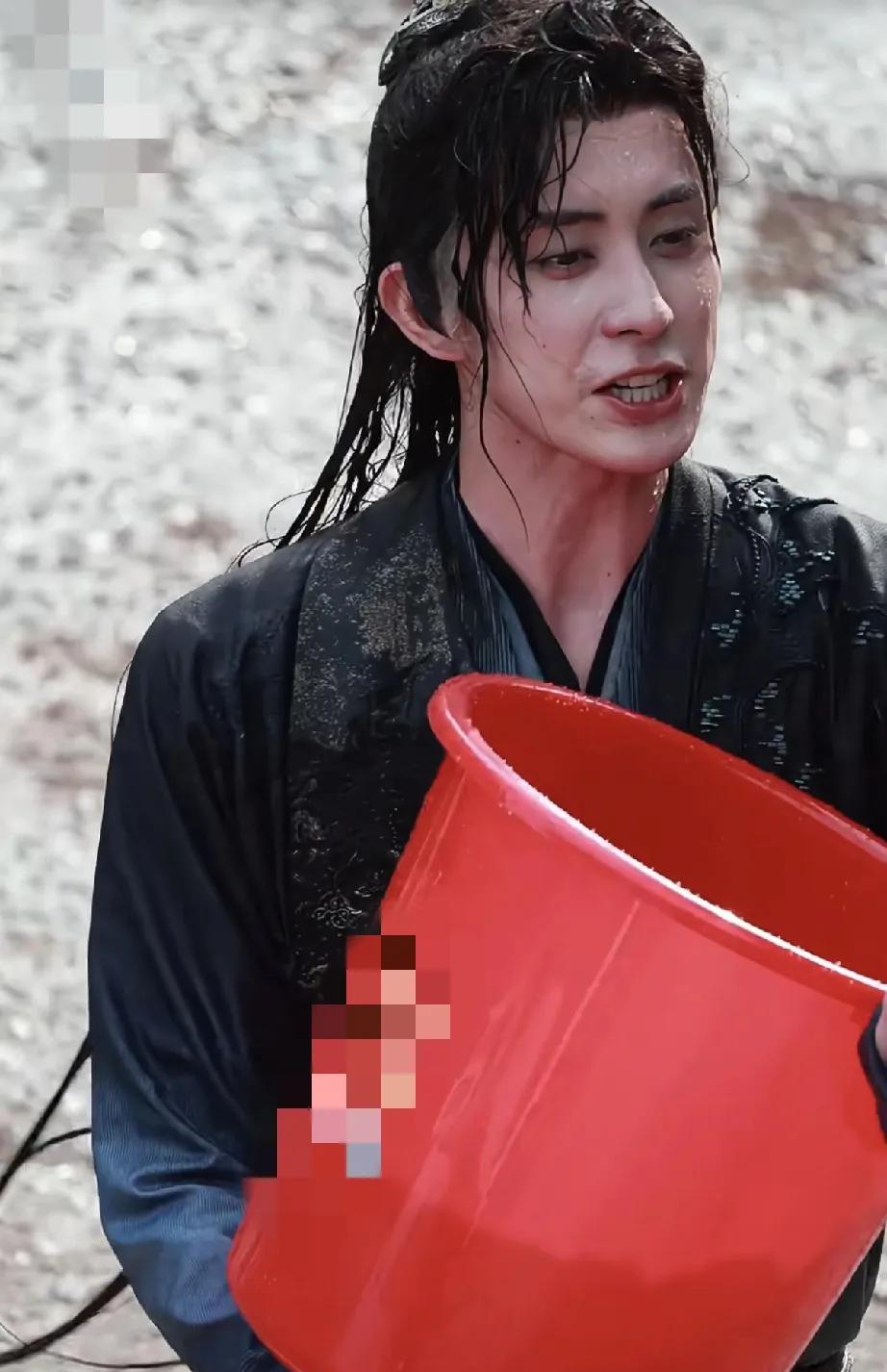 不愧是明星啊，这可是素颜生图状态，李兰迪敖瑞鹏的颜值绝了。#明星出镜#