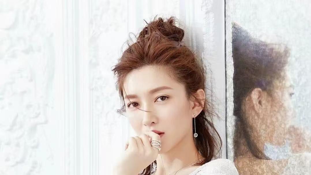 【顶流女星隐婚生子大瓜？】全网破译神秘漫画暗号炸出惊天绯闻！