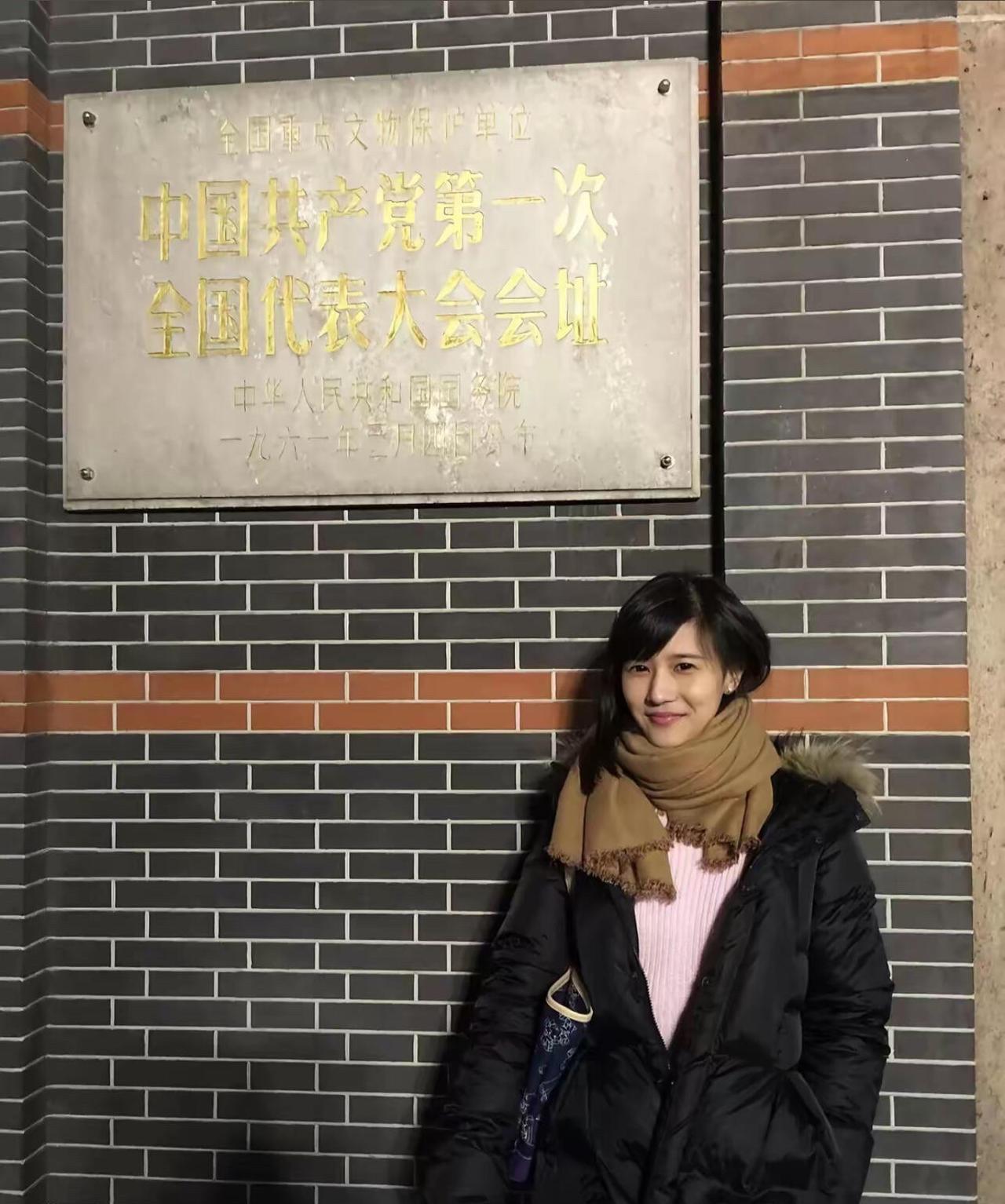 娱乐圈唯一抽烟不挨骂的女星[笑哭][笑哭]别人吞云吐雾总被骂