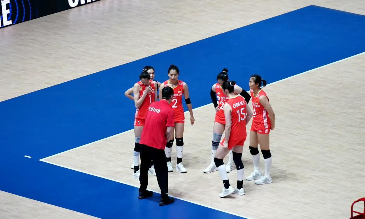 青春无敌！年轻真好！焕然一新的中国女排3-0横扫比利时取得新奥运周期开门红！25