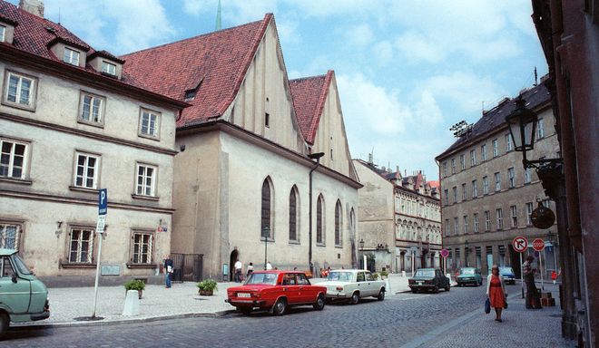 走，上班去！（ 1980年捷克布拉格）