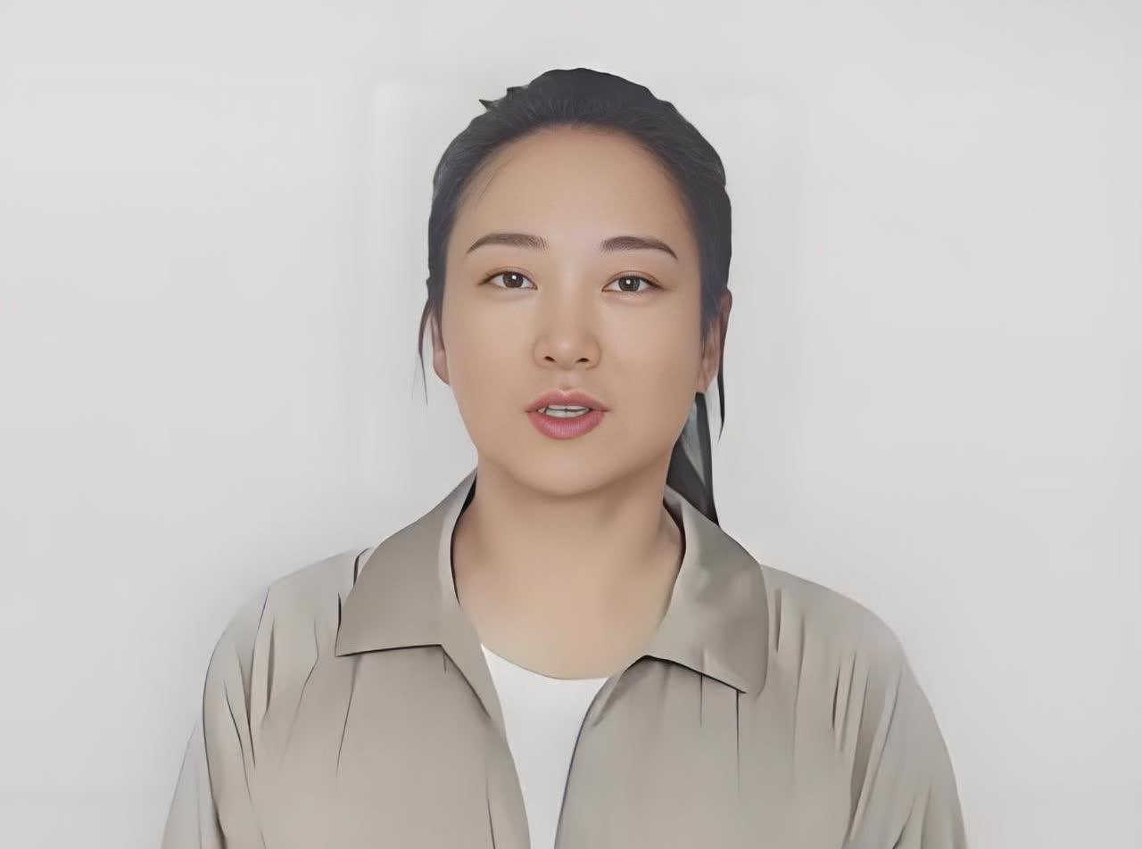 贾玲这个人真是个迷
叫人越来越看不懂了，

你说她是演员吧，现在上热搜只有