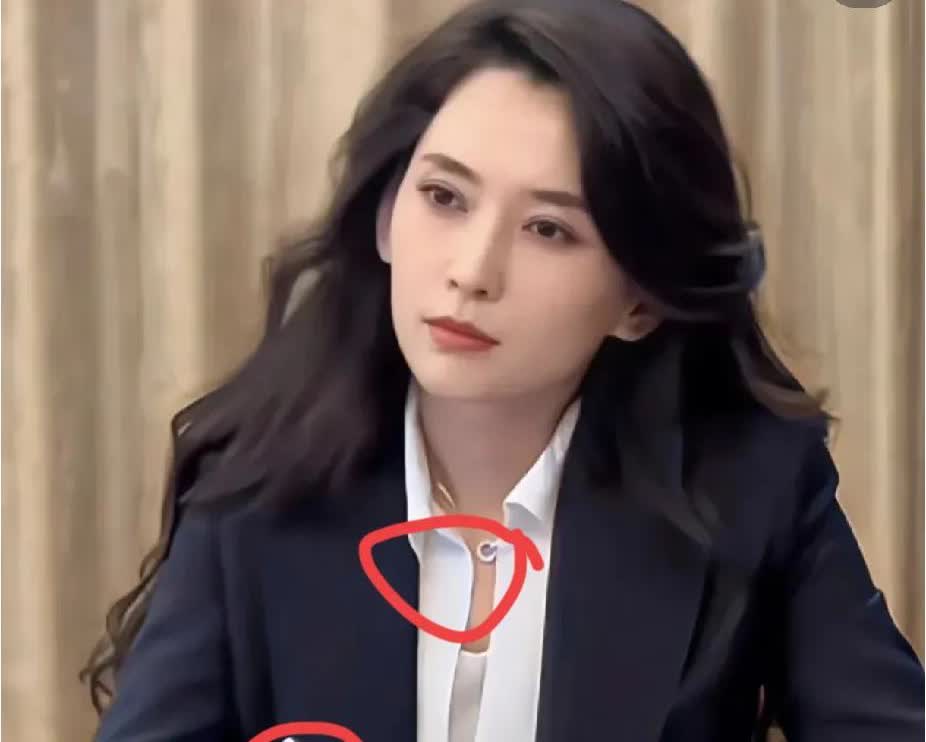 汪峰这次算是“人设”有点翻车了！

这几天他在澳门开演唱会，那场面可热闹了。
