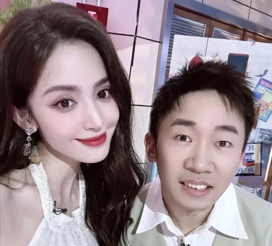 熬夜查完杨迪这么多年的事，

终于弄明白了，杨迪为什么这么受娱乐圈的美女们的