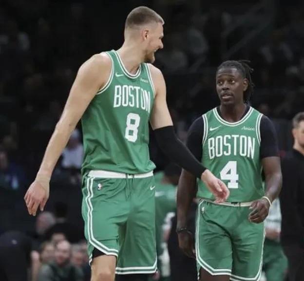一觉醒来，NBA又完成3笔重量级交易
首先是凯尔特人，真是雷厉风行
先是将夺冠功