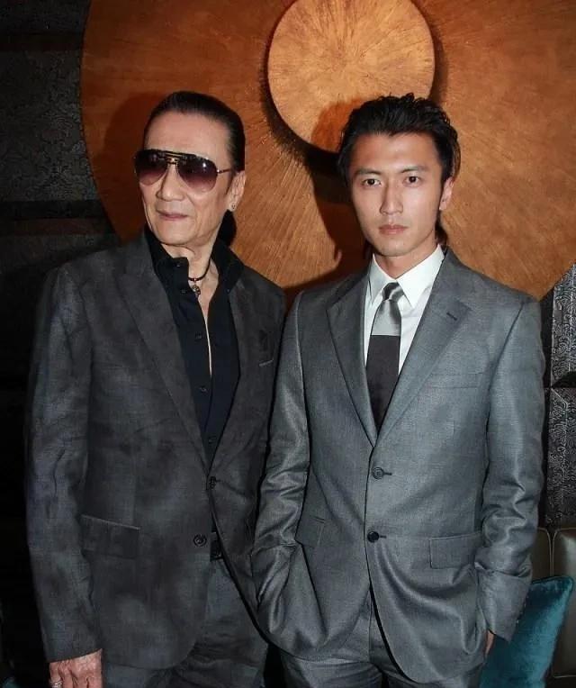 2013年，谢霆锋打电话谢贤：爸，你下来一下，我送个礼物你！谢贤下楼后，才知道儿