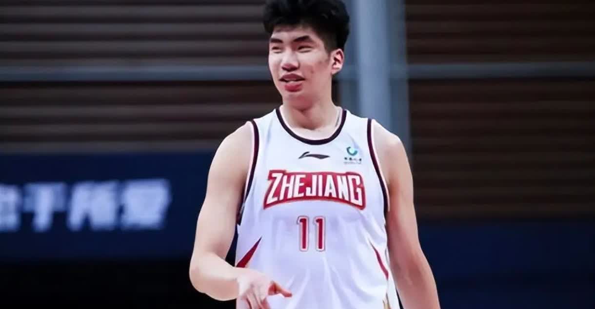 余嘉豪迎来西甲首秀，7分8篮板，赛后教练这样评价他:

“毫无疑问，他的加盟