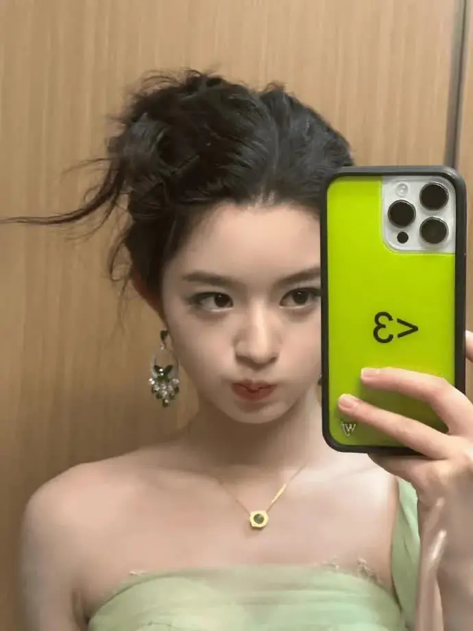 黄杨钿甜艺考获三家名校合格证